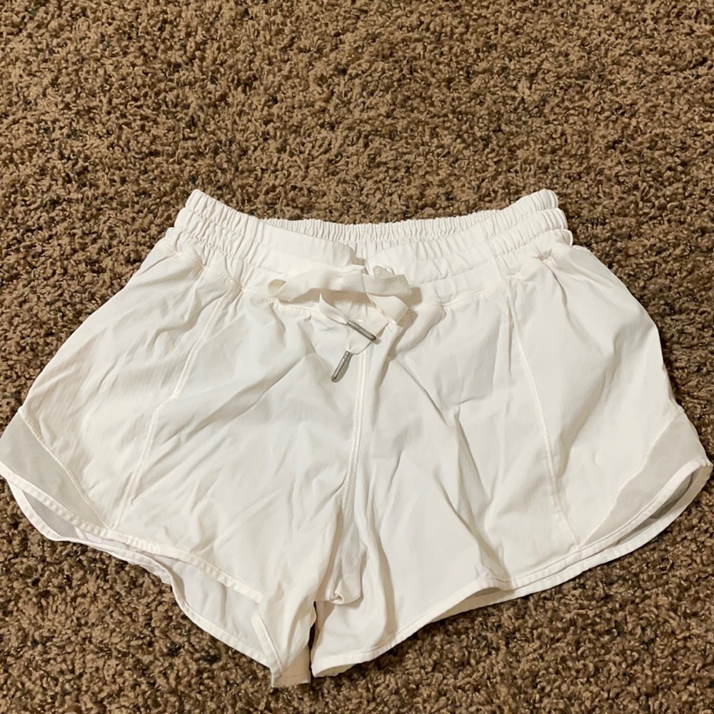 Lululemon hotty hot 4inch shorts